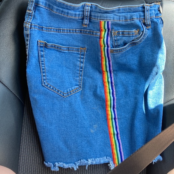 Jean pencil skirt with rainbow stripes on the sides - Picture 3 of 3